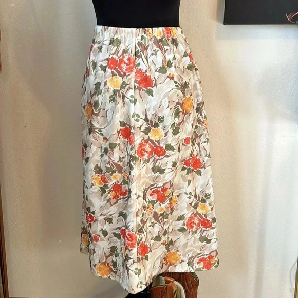 Vintage floral skirt - Picture 2 of 4